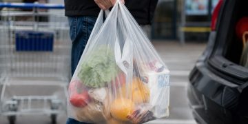 ¿Ha servido la norma “no más bolsas plásticas”?