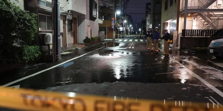 Decenas de heridos, daños y tráfico interrumpido tras sismo 5,9 en Japón
