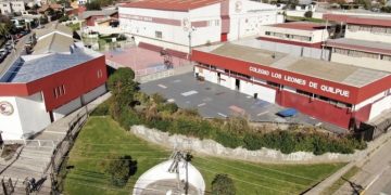Aviso de bomba obliga a evacuar y suspender las clases en colegio Los Leones de Quilpué