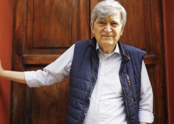 Camilo Escalona permanece en coma inducido tras complicaciones por cáncer