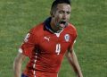 Mauricio Isla anuncia su retiro del fútbol profesional