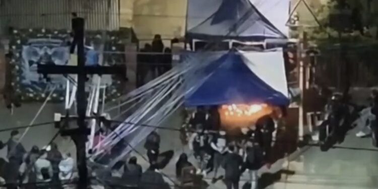 Ráfaga de disparos y fuegos artificiales atemorizan a vecinos durante velorio por muerte de joven en Quilicura