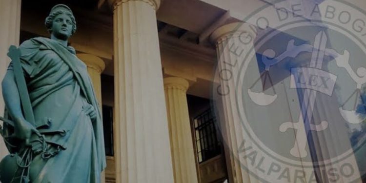 Colegio de Abogados de Valparaíso valora elección de expresidente de la entidad Juan Carlos Manríquez en la Corte Penal Internacional
