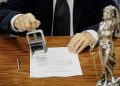TC revisará requerimiento que busca frenar norma que establece el cese de notarios a los 75 años