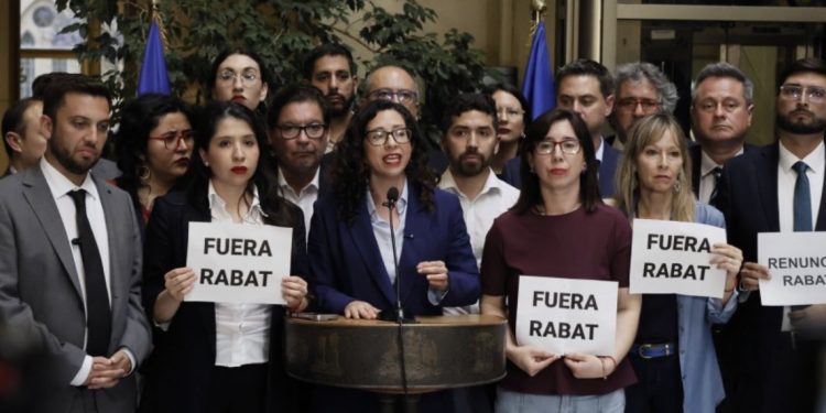 Oposición confirma acusación constitucional contra el ministro Fernando Rabat
