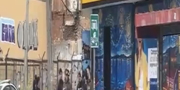 Violento asalto a joyería en Valparaíso donde sujetos usaron camioneta para entrar