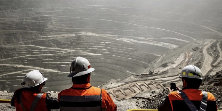 Trabajador muere tras accidente en mina Radomiro Tomic de Codelco