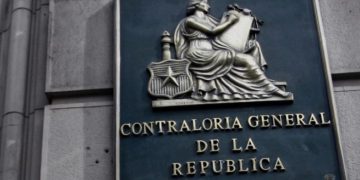 Contraloría General constata que en 2025 hubo 7.207 funcionarios públicos que viajaron al extranjero con licencia médica