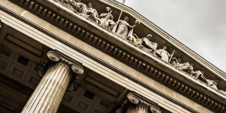 Más allá de subir el volumen: señales de pérdida auditiva que la familia puede detectar
