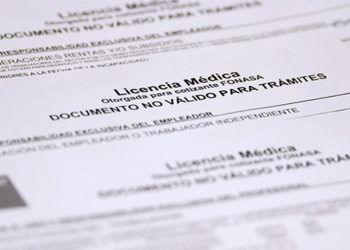 Detienen a dos médicos en La Serena por emitir licencias falsas con las cuales habrían defraudado a Fonasa por $11 mil millones
