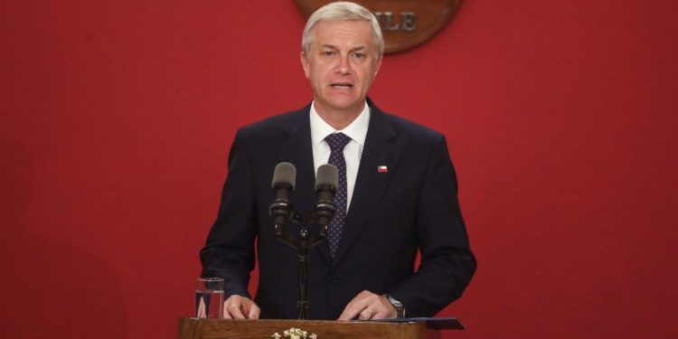 Presidente Kast instruye usar herramientas para expulsar extranjeros detenidos en desmanes por el aniversario del 18-O
