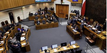 Senado despacha a ley proyecto que busca agilizar las expulsiones administrativas de extranjeros
