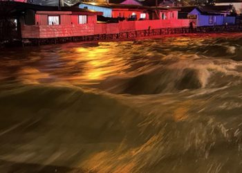Piden evacuar a más de 150 familias por socavón de medio kilómetro y declaran Alerta Roja para Arauco