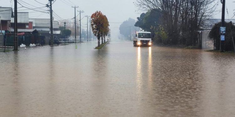 Suspenden clases para este viernes en Región del Biobio por paso de sistema frontal y hay 565 viviendas con daños