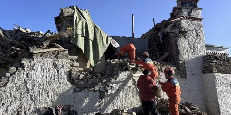 Cifra de muertos se eleva a 16 y más de 300 viviendas derrumbadas tras Terremoto 7,0 en el Tíbet