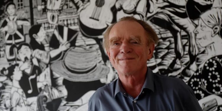 Falleció Thierre Defert artista francés más conocido como Loro Coirón que inmortalizó Valparaíso