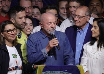 Elías Figueroa recibió homenaje por sus 80 años y su legado en el fútbol chileno